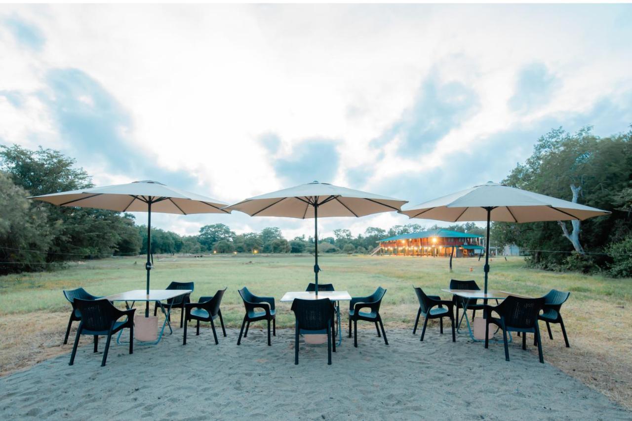 Hotel Kayjay Wild Wilpattu Esterno foto