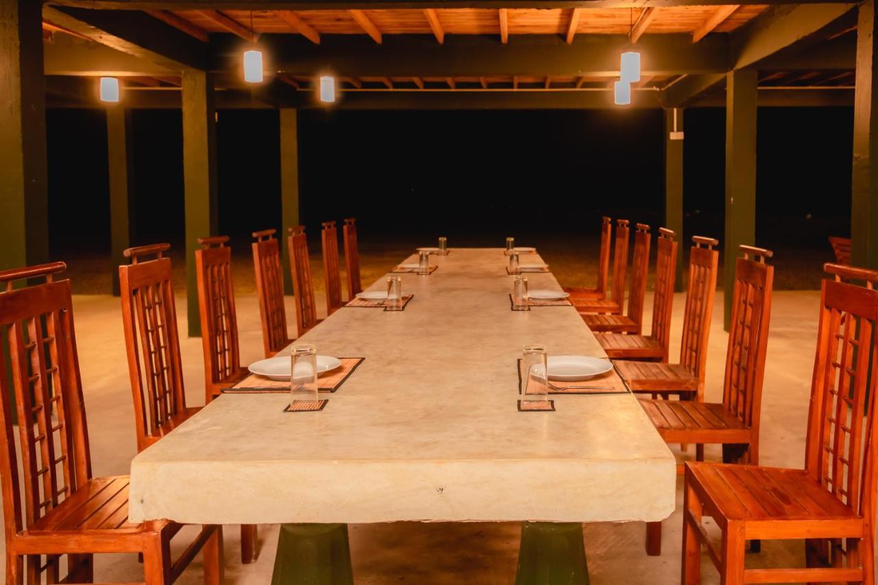Hotel Kayjay Wild Wilpattu Esterno foto