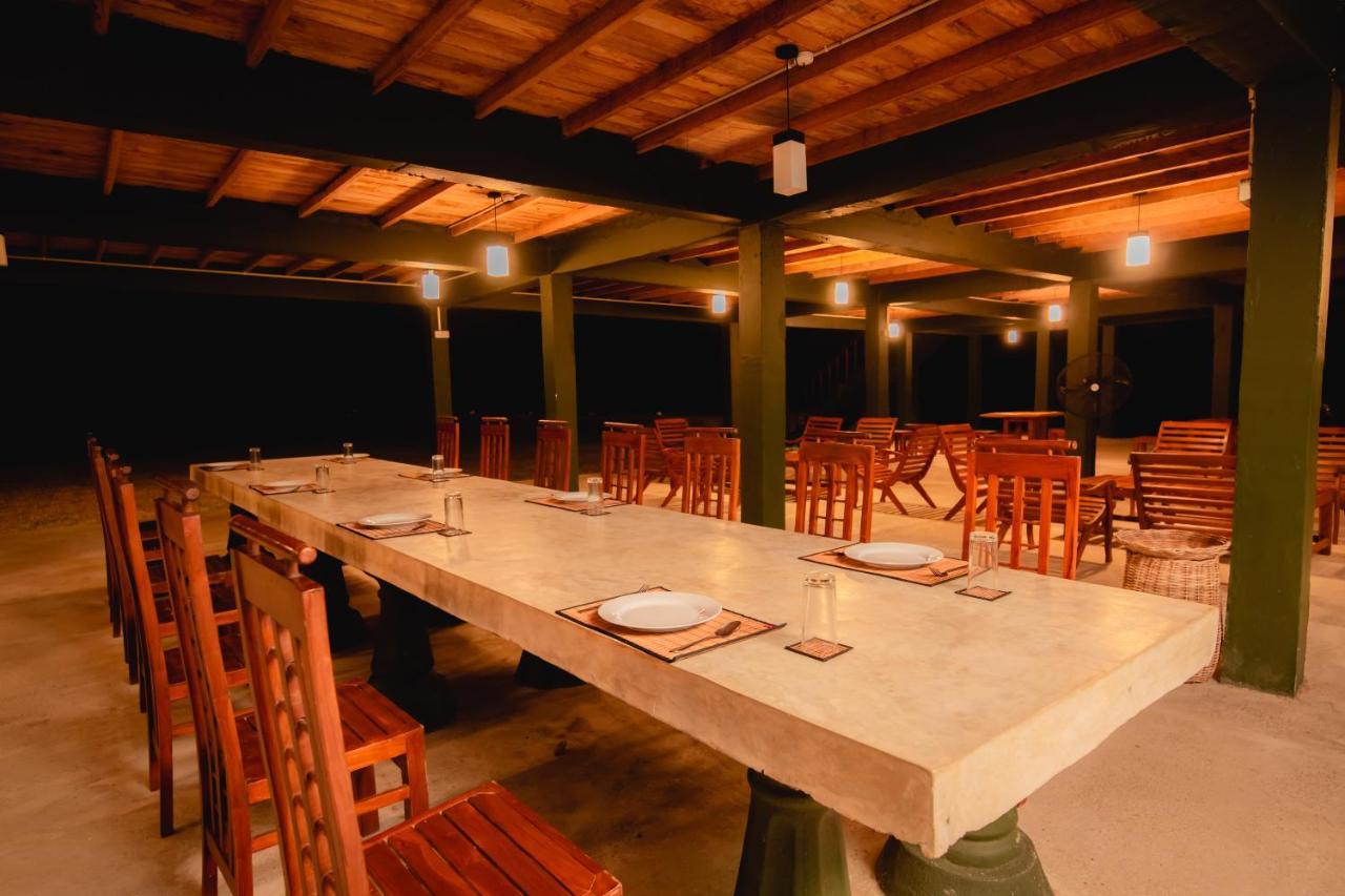 Hotel Kayjay Wild Wilpattu Esterno foto