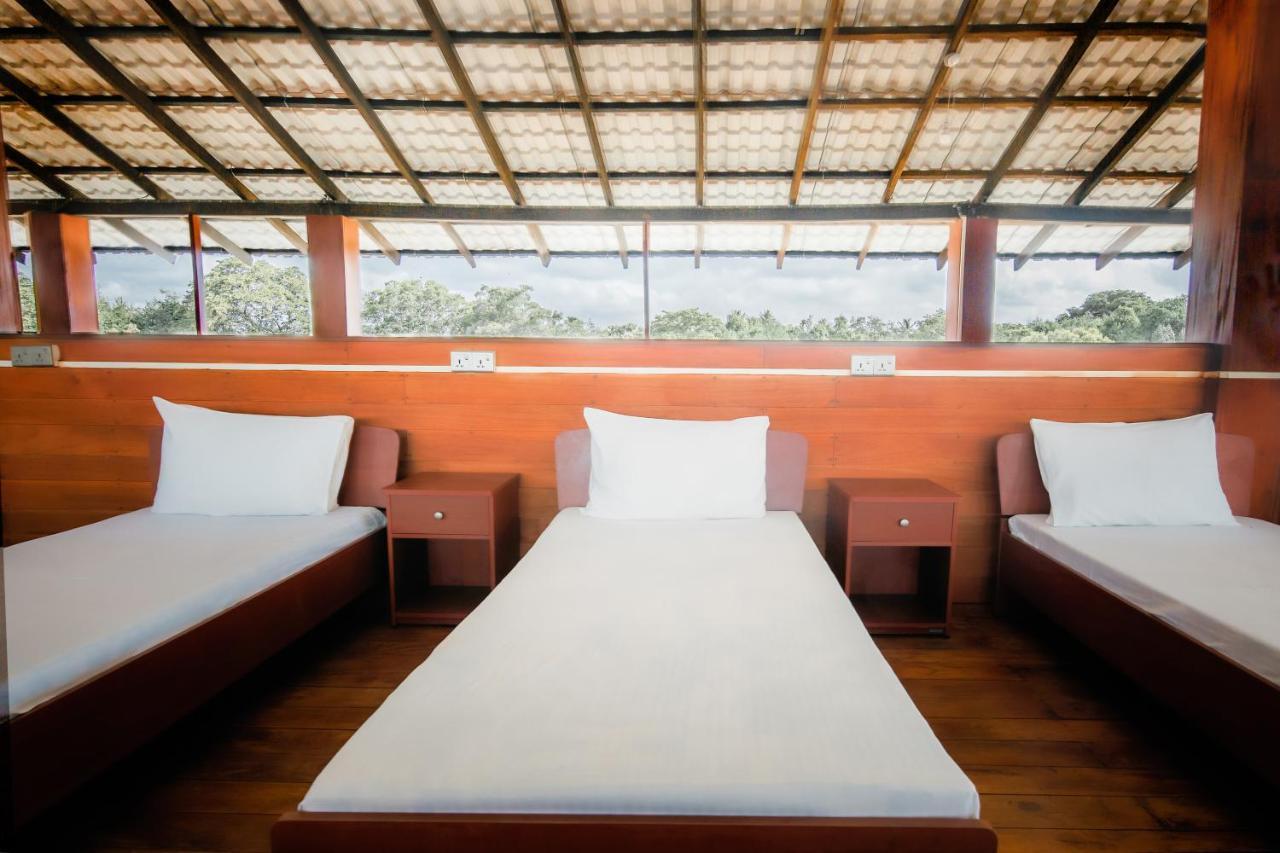 Hotel Kayjay Wild Wilpattu Esterno foto