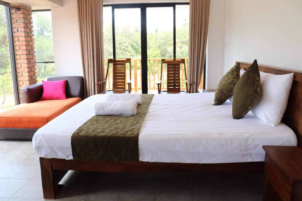 Hotel Kayjay Wild Wilpattu Esterno foto