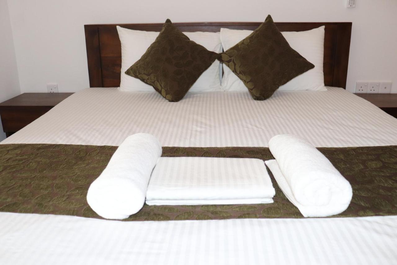 Hotel Kayjay Wild Wilpattu Esterno foto