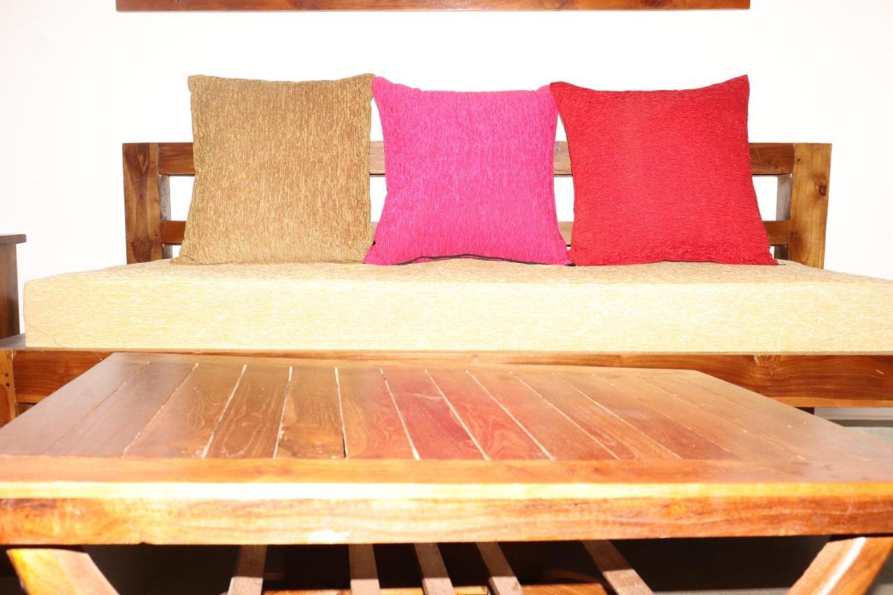 Hotel Kayjay Wild Wilpattu Esterno foto