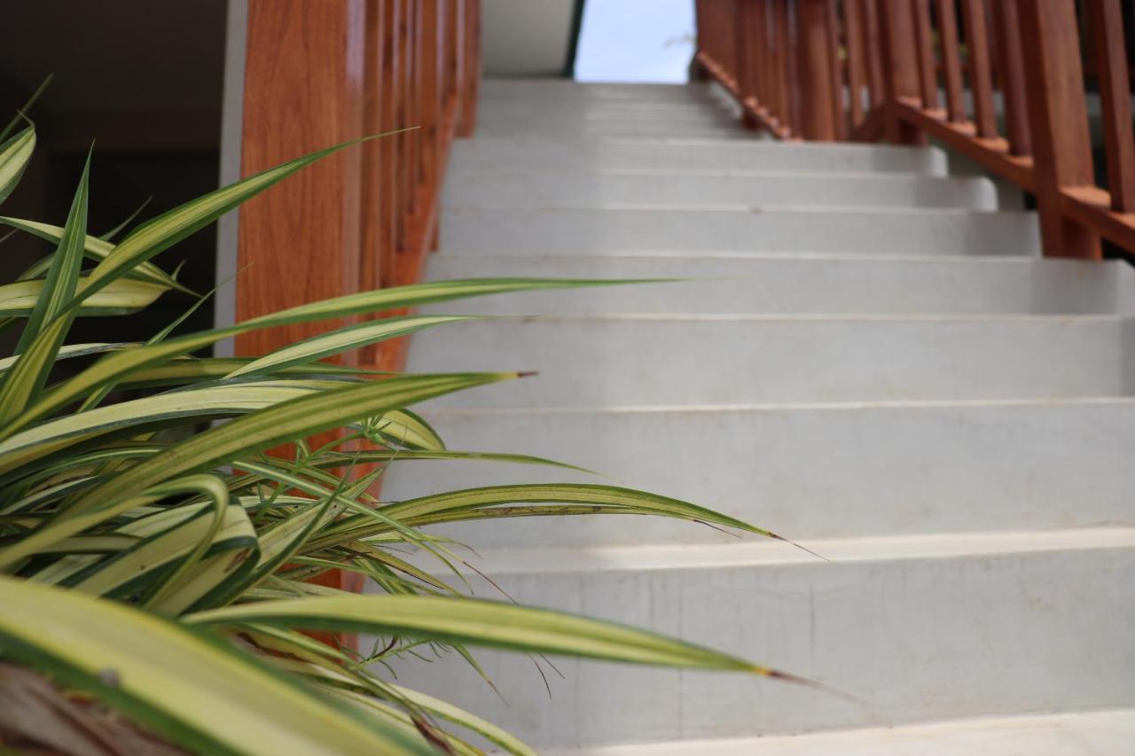 Hotel Kayjay Wild Wilpattu Esterno foto