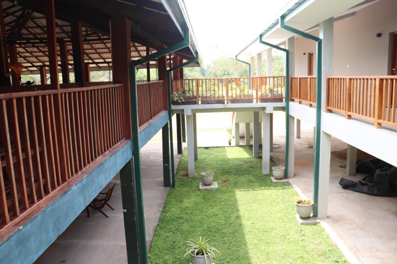 Hotel Kayjay Wild Wilpattu Esterno foto